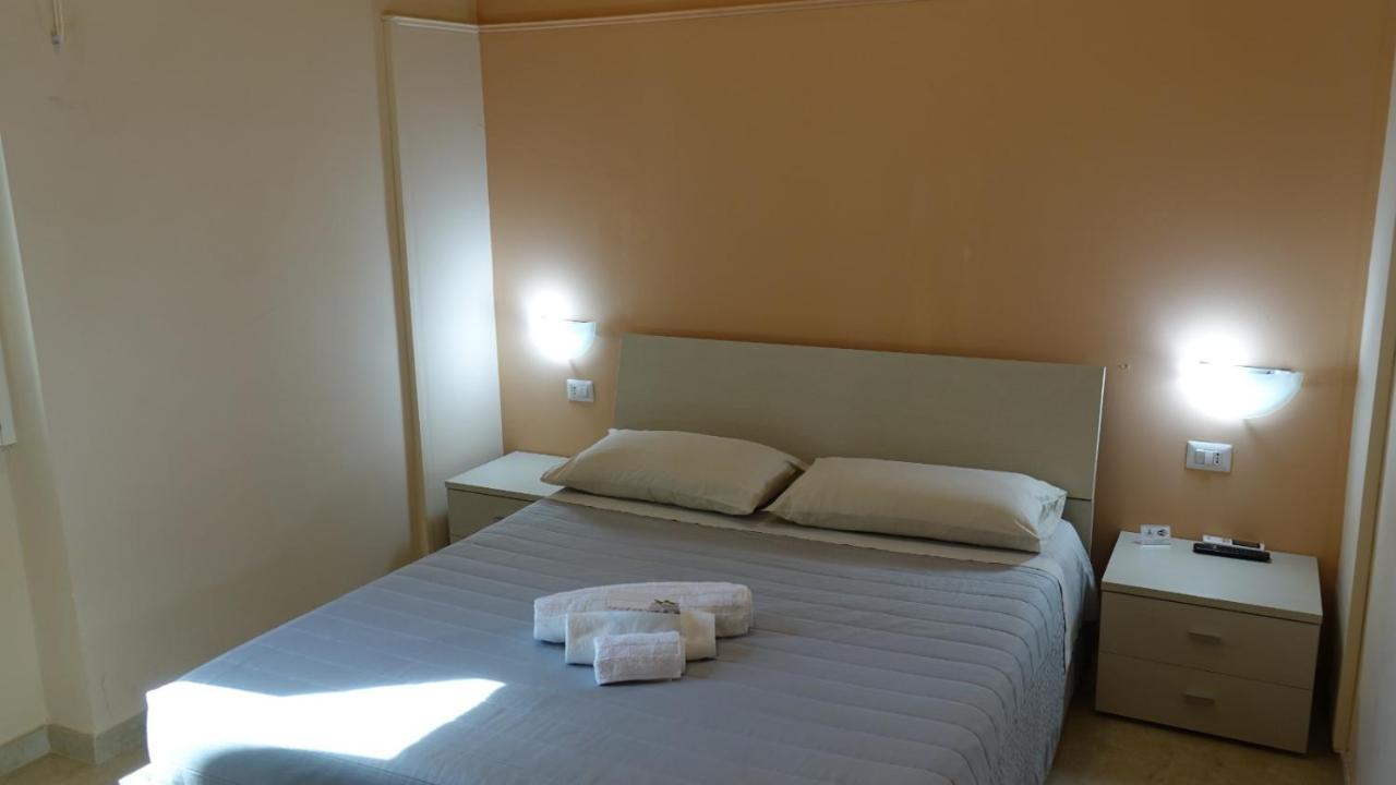 Cairoli Exclusive Rooms & Suite Brindisi Dış mekan fotoğraf